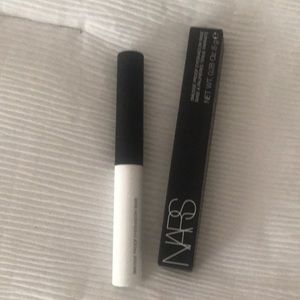 Nars smudged proof eyeshadow base